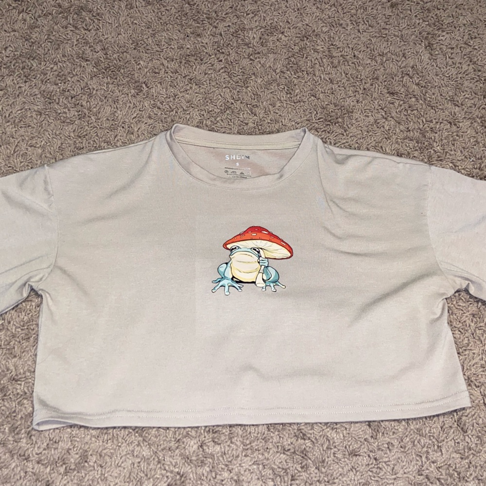crop t-shirt